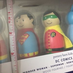NOUVEAU Pottery Barn Kids Superman /& Wonder Woman Bois Figurines